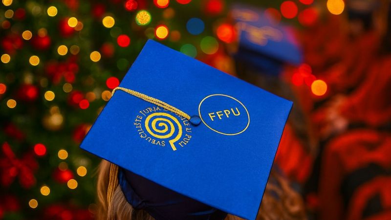 Ususret blagdanima i praznicima:...